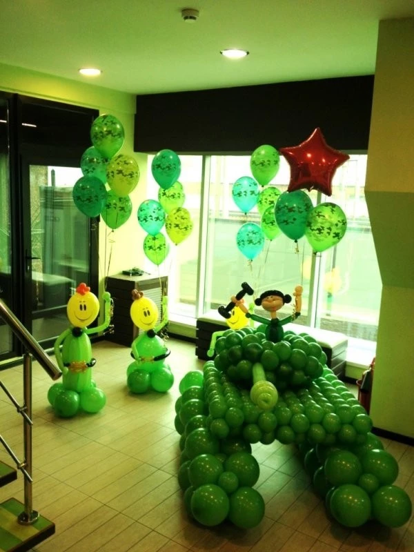 Фигуры из шаров День защитника Отечества