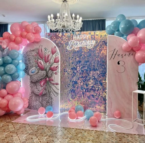 Фотозона из шаров Яркие тюльпаны